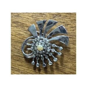 Vintage Mid Century Modern Rhinestone Starburst Brooch Silver Tone